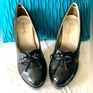 Qupid Saddle Heels